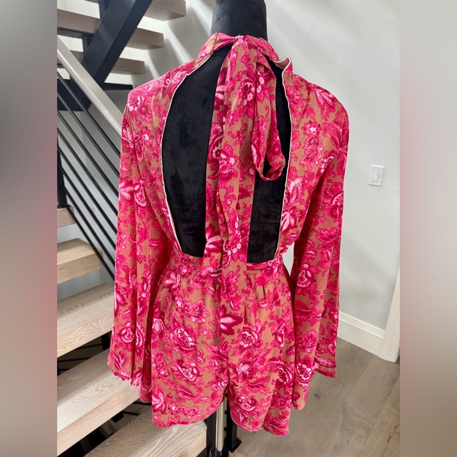 Other New Chic Pink Floral Romper size S Size 26" / US 2 / IT 38 - 10 Thumbnail
