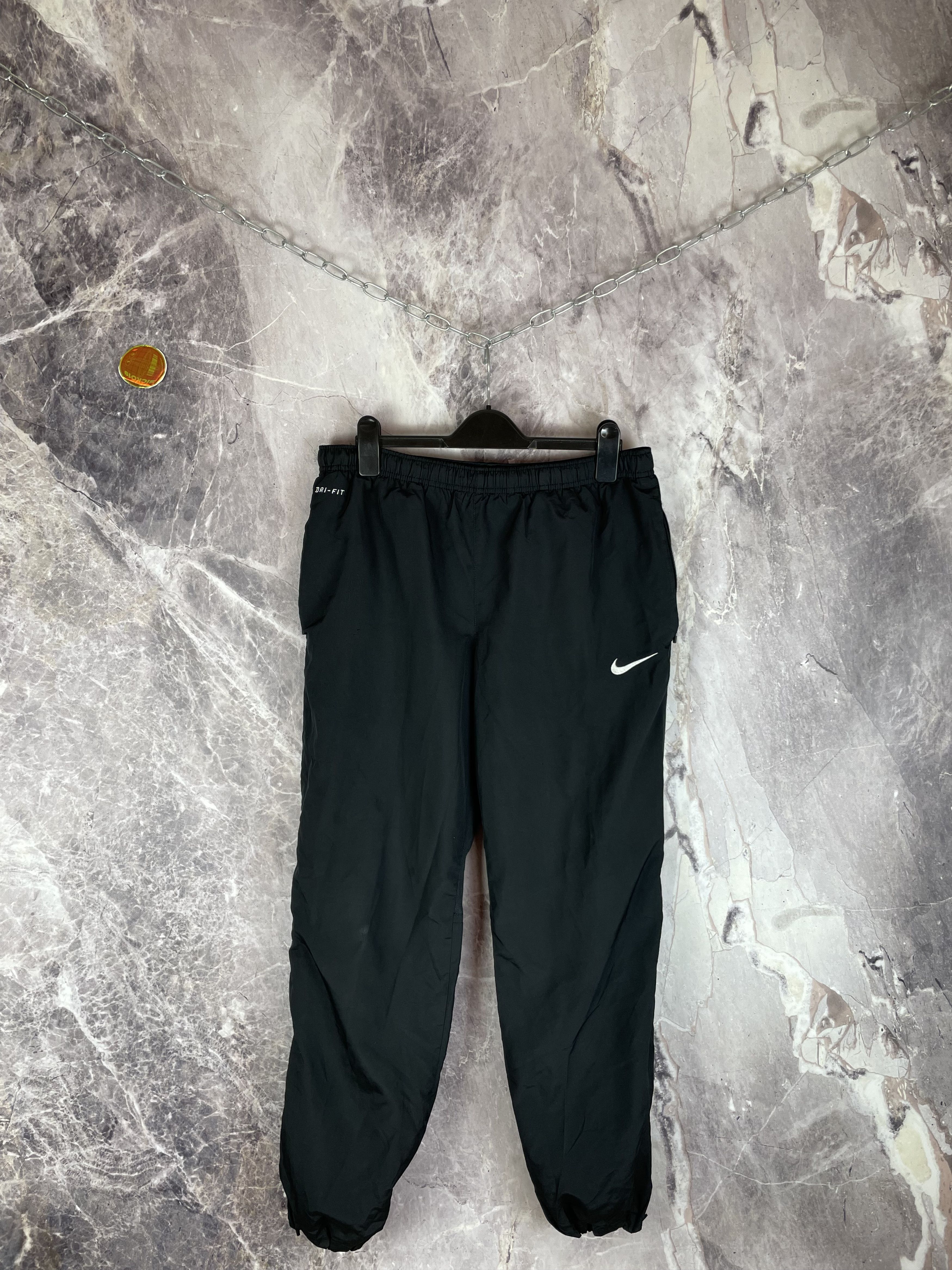 Nike Nike Vintage Mens Nylon Track Pants Size US 32 / EU 48 - 1 Thumbnail