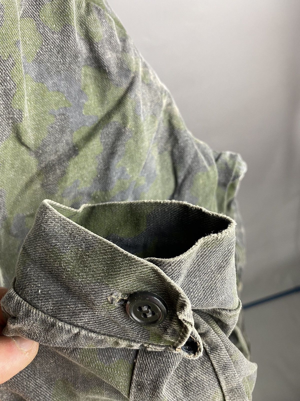 Vintage Rare Vintage Distressed Camo Hunting Jacket – Multi-Pocket Size US L / EU 52-54 / 3 - 8 Thumbnail
