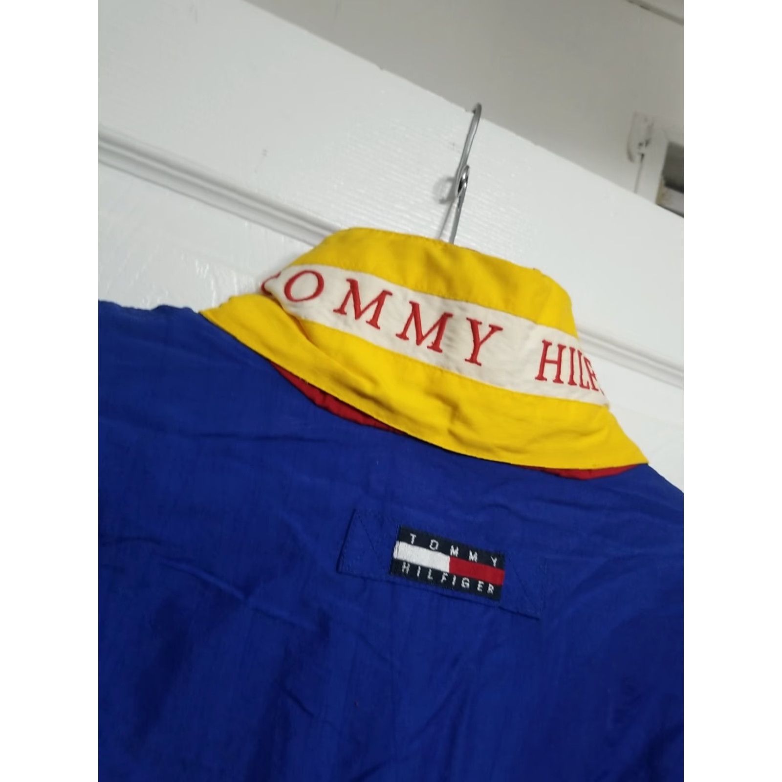 Tommy Hilfiger VINTAGE Tommy Hilfiger Windbreaker Jacket Nylon Hooded Roll Up Hood Blue XL Mens 90s Size US XL / EU 56 / 4 - 5 Thumbnail