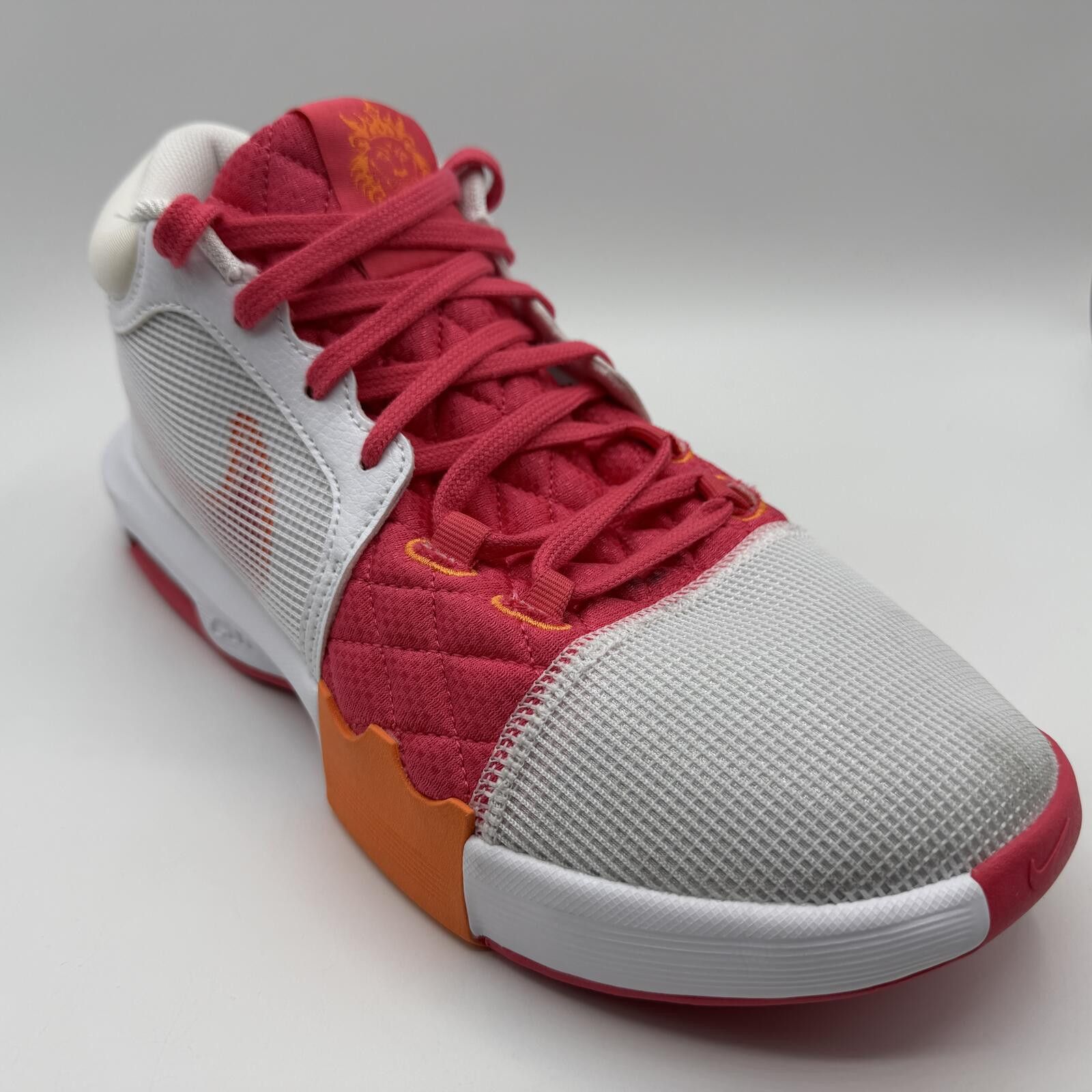 Nike Nike LeBron Witness 8 Dunkin Donuts Pink FB2239-104 Size 10 Size US 10 / EU 43 - 12 Thumbnail