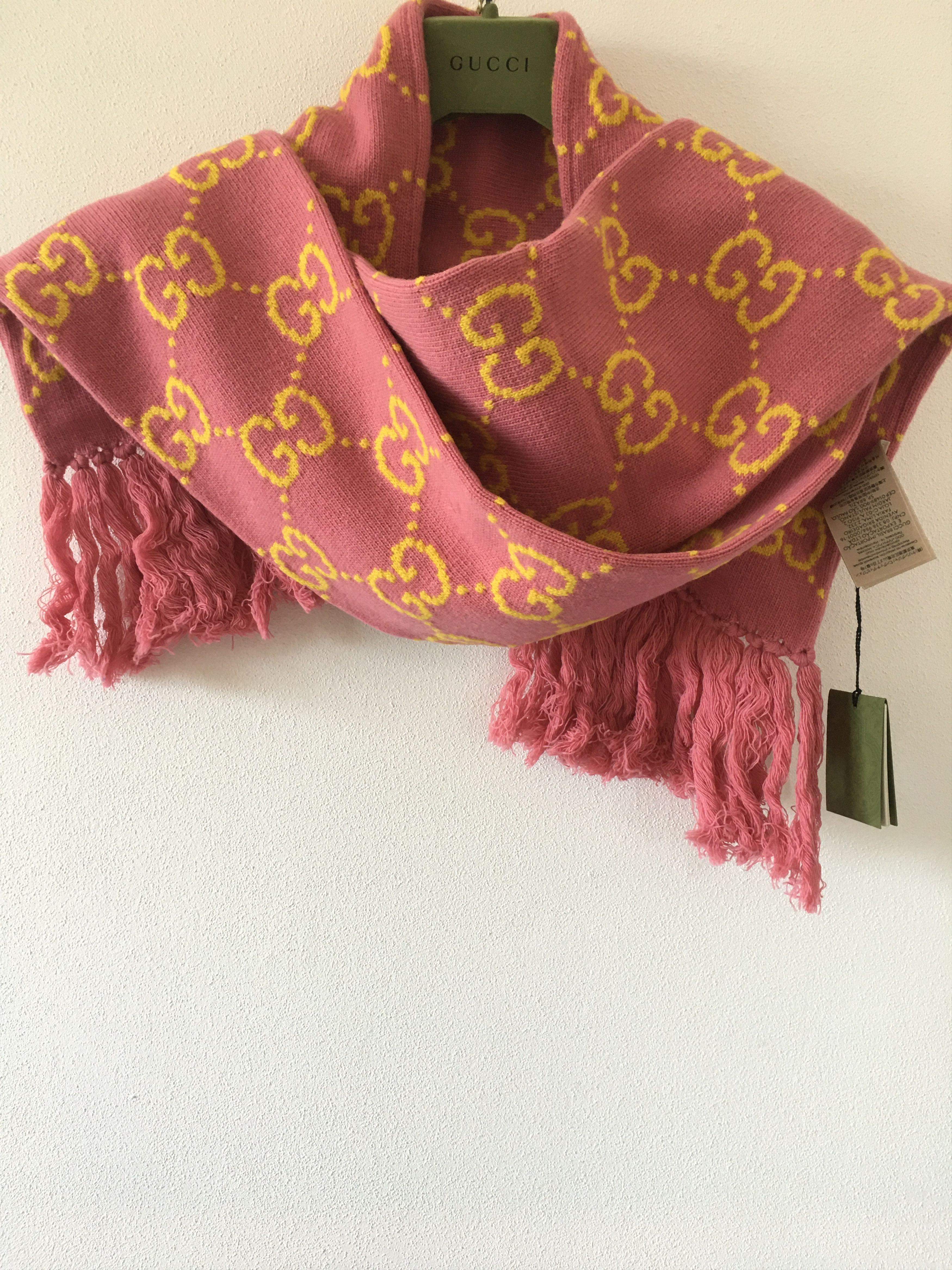 image of Gucci Scarf Wool Print GG in Rose, Women's