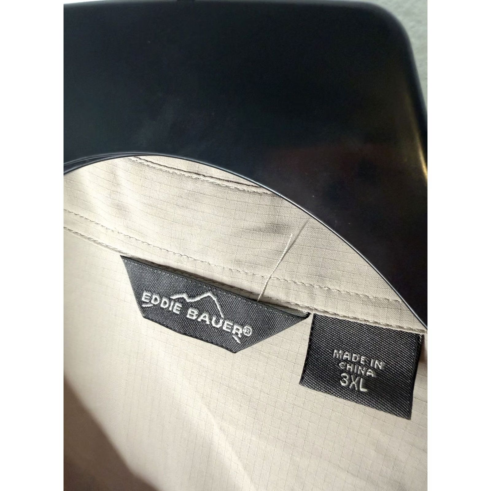 Eddie Bauer VINTAGE Eddie Bauer 3XL Shirt Men Beige Polyester Pockets Embroidered Gambling Horse Racing Hoosier Park Casino Racing Safari Button-Up Long Sleeve Size US XXL / EU 58 / 5 - 3 Thumbnail
