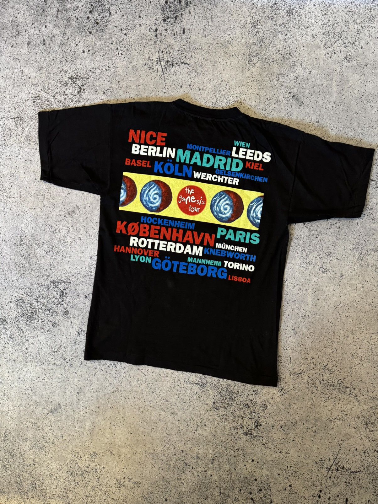 Designer Band Tees × Vintage 90s Vintage Genesis 1992 World Tour Size US XL / EU 56 / 4 - 7 Thumbnail