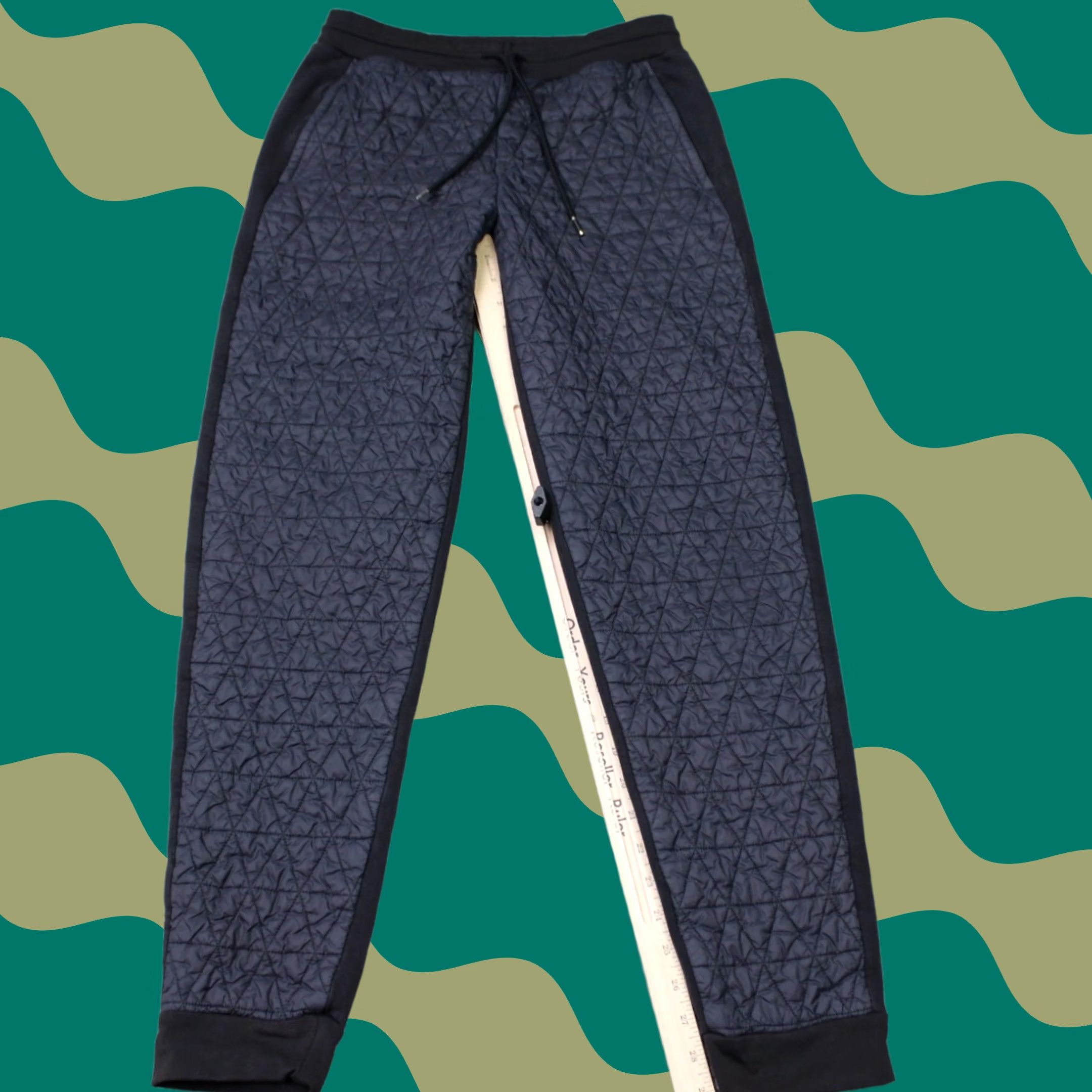 Athleta Athleta Womens 4 Black Solstice Quilted Joggers Drawstring Pants Activewear/Outdoor Athleisure Tapered Inseam 30in Pockets Size 27" / US 4 / IT 40 - 1 Thumbnail