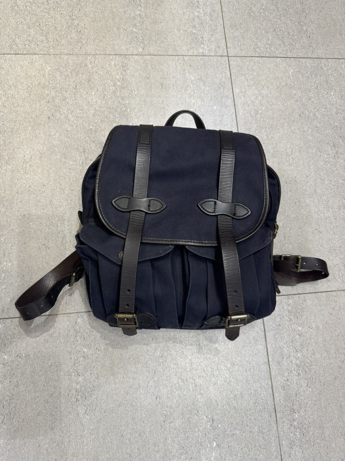 Filson Rugged Twill rucksack --- cond 8/10