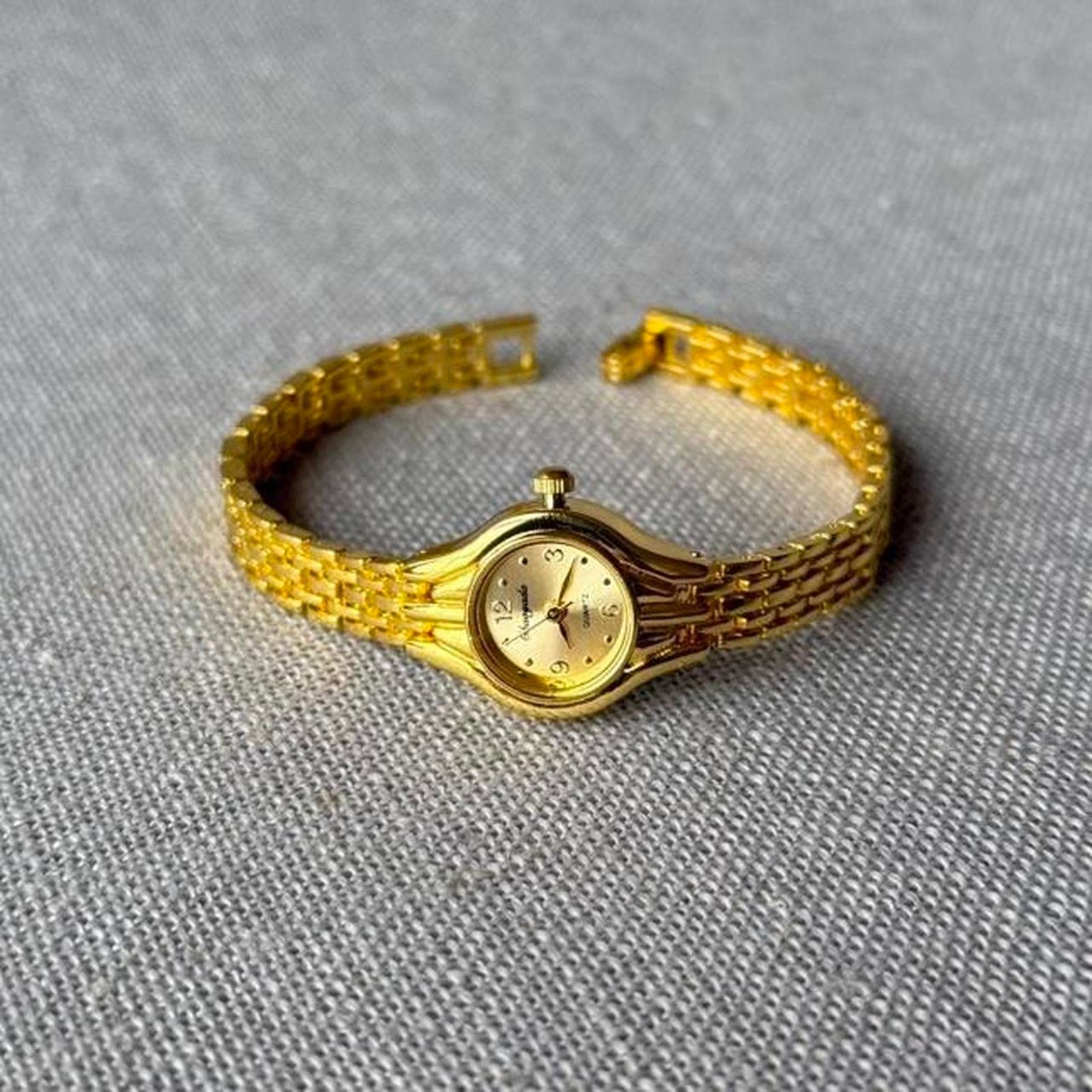 Other Elegant gold vintage style watch WMNS2 Size ONE SIZE - 1 Thumbnail
