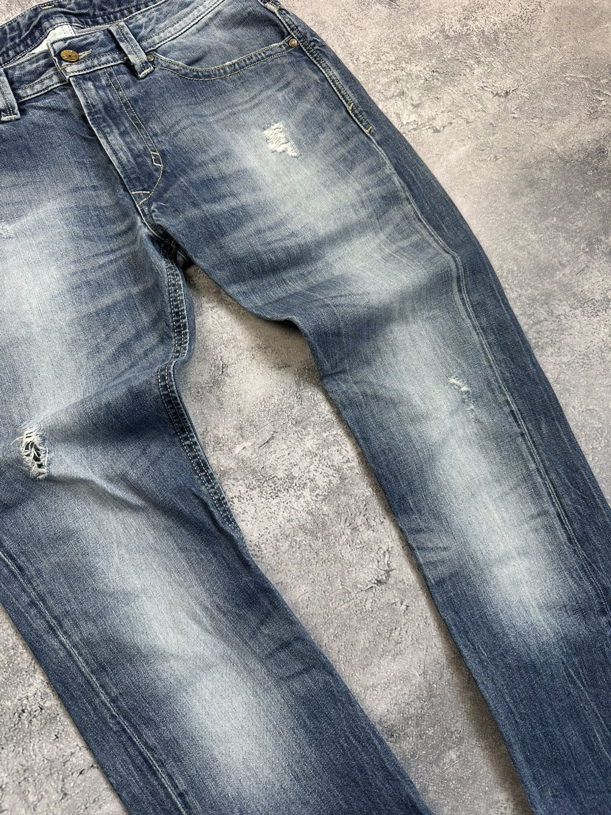 Diesel Diesel Industry Vintage Distressed Denim Faded Jeans 30 Size US 30 / EU 46 - 5 Thumbnail