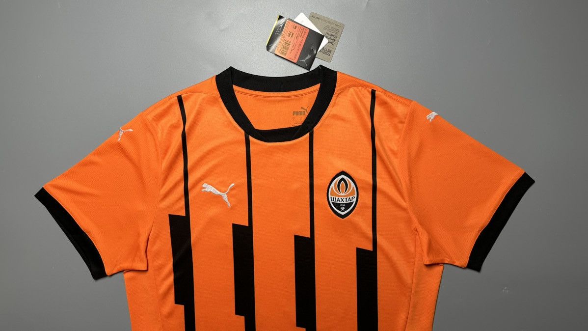 Puma NWT SHAKHTAR PUMA 2024/2025 FOOTBALL HOME JERSEY #37 KEVIN Size US L / EU 52-54 / 3 - 3 Thumbnail