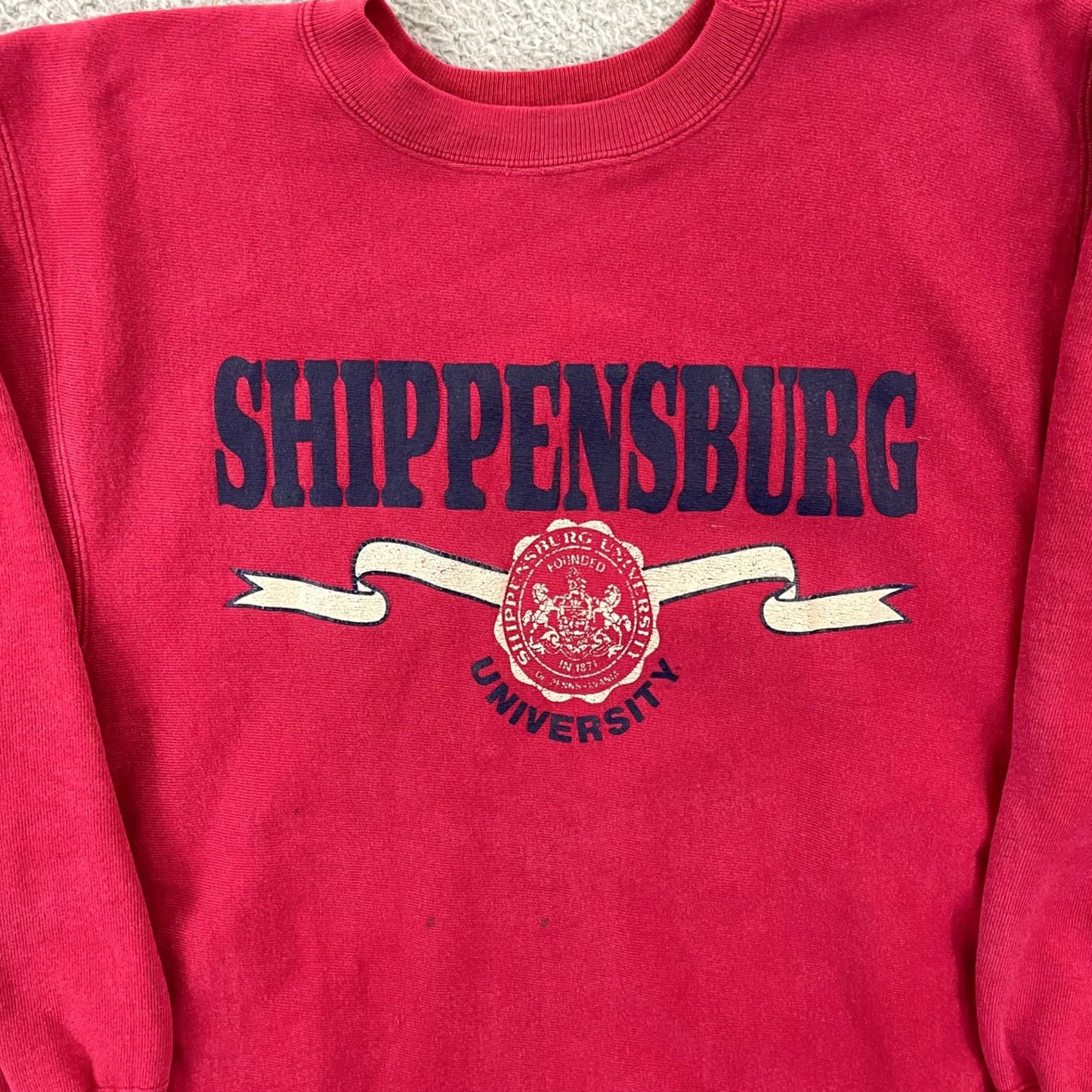 Champion VINTAGE Champion Reverse Weave Sweatshirt Men Adult L Shippensburg University 90s USA Red Cotton Blend Logo 80s 90s Designer USA Size US L / EU 52-54 / 3 - 3 Thumbnail