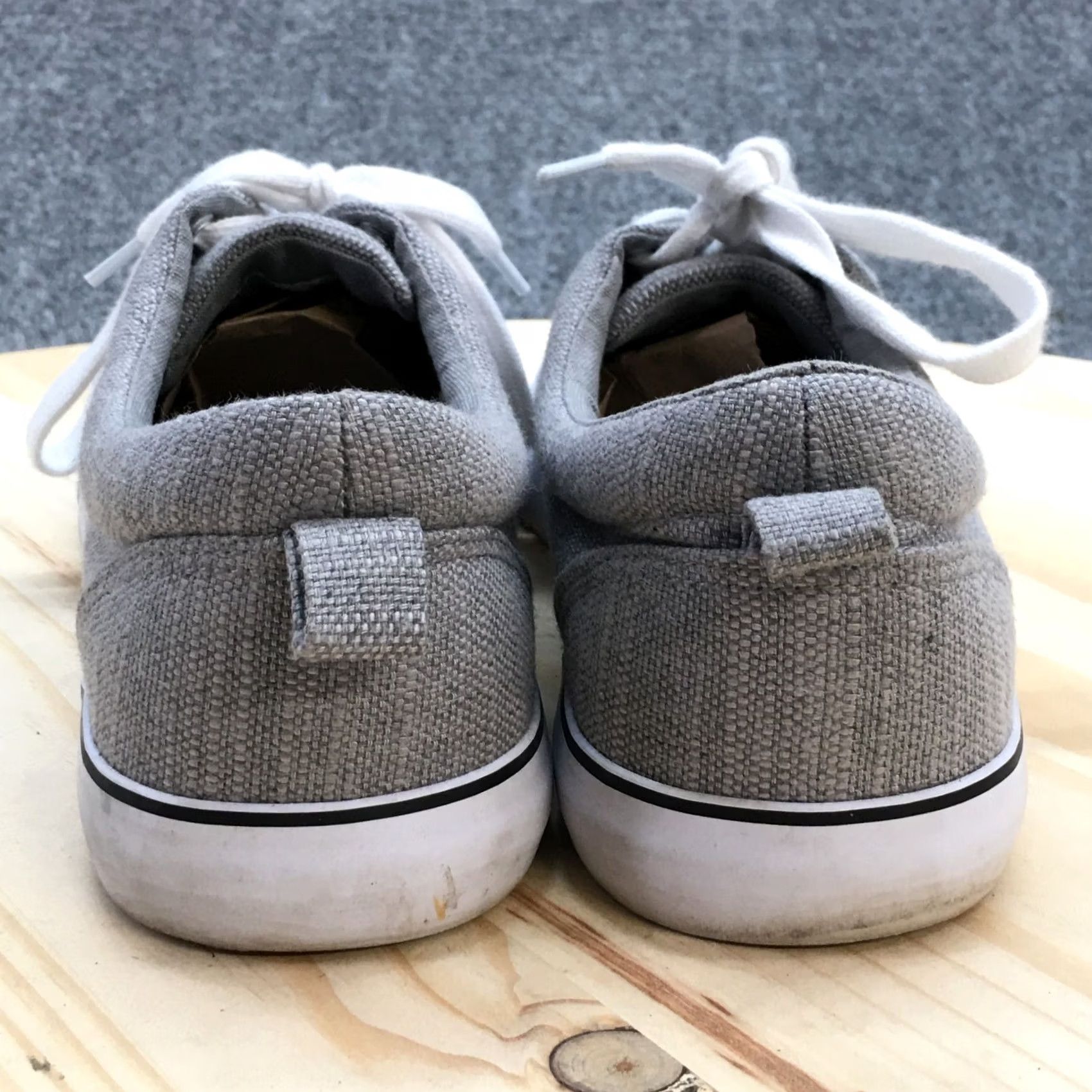 Vintage Universal Thread Shoes Womens 10 Low Top Sneakers Gray Canvas Round Toe Casual Size L / US 10 / IT 46 - 7 Thumbnail