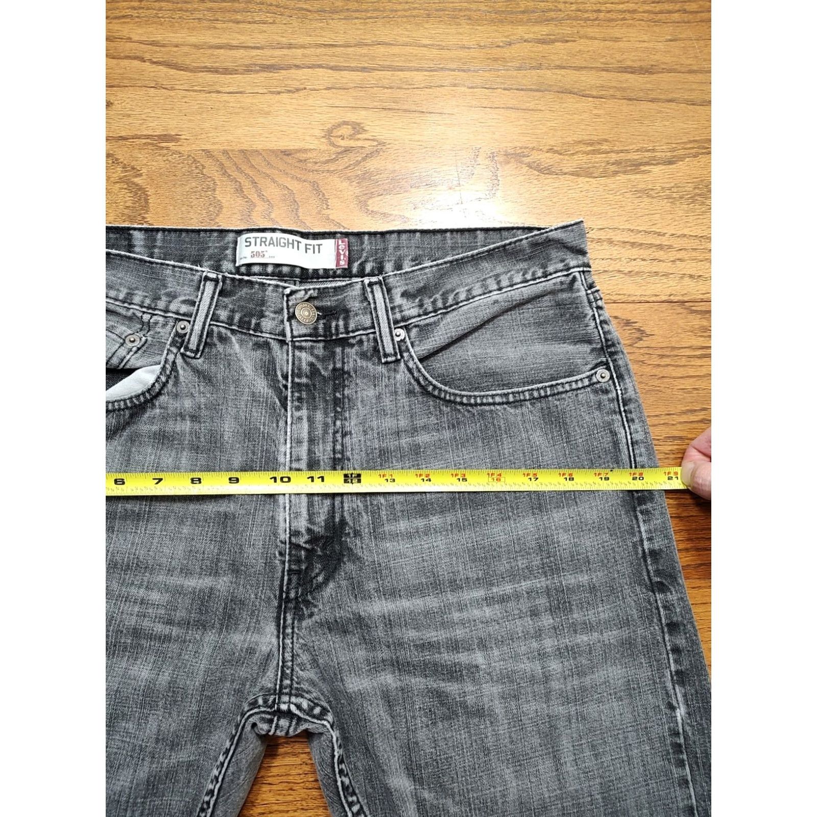 Levi's VINTAGE Levis 505 Denim Shorts Mens 34 Black 90s USA American Biker 5-Pocket Inseam 10 in Jeans Shirt? Size US 34 / EU 50 - 7 Thumbnail