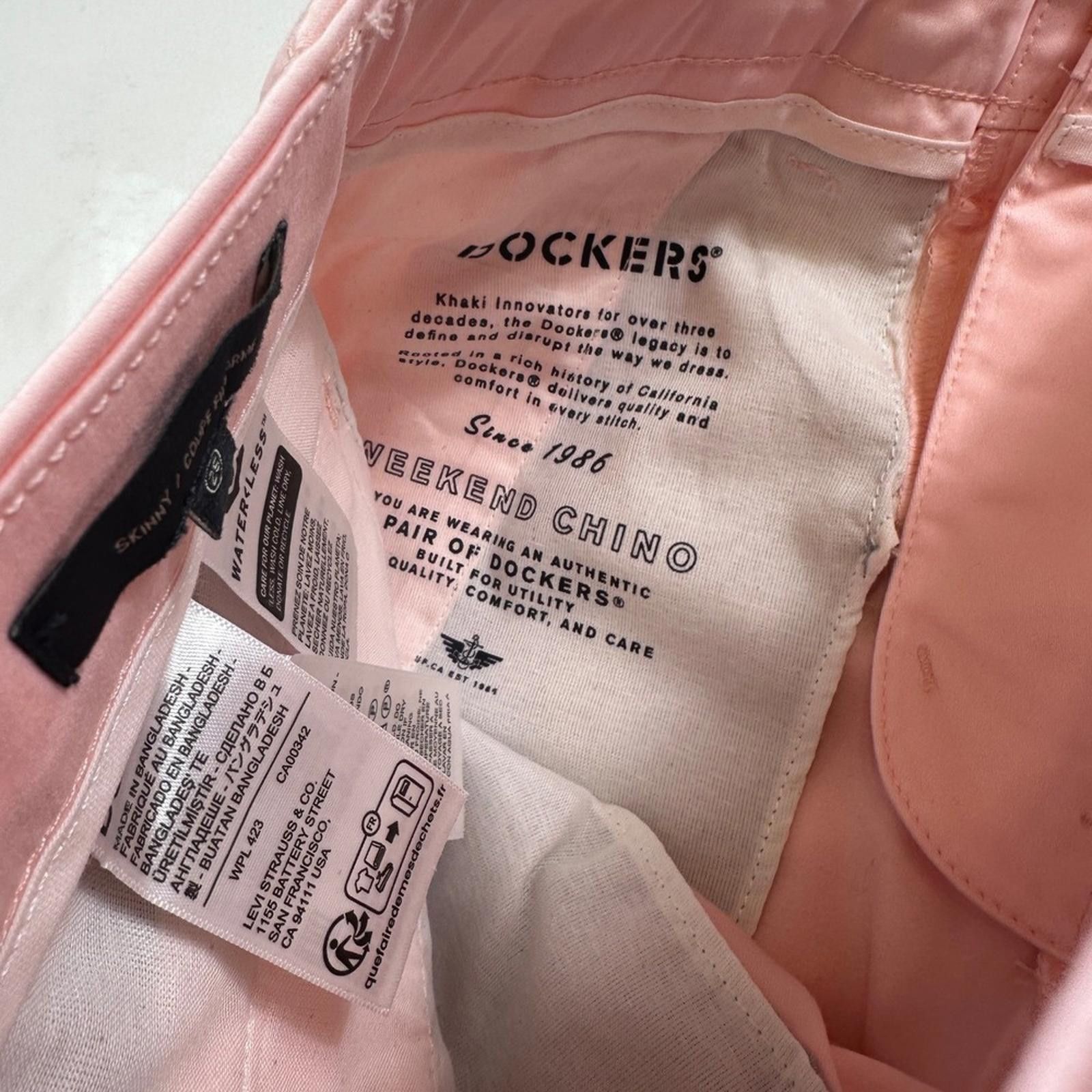 Dockers NWT Dockers Weekend Chino Womens W25 Pink Skinny Pants Size 25" / US 0 / IT 36 - 11 Thumbnail