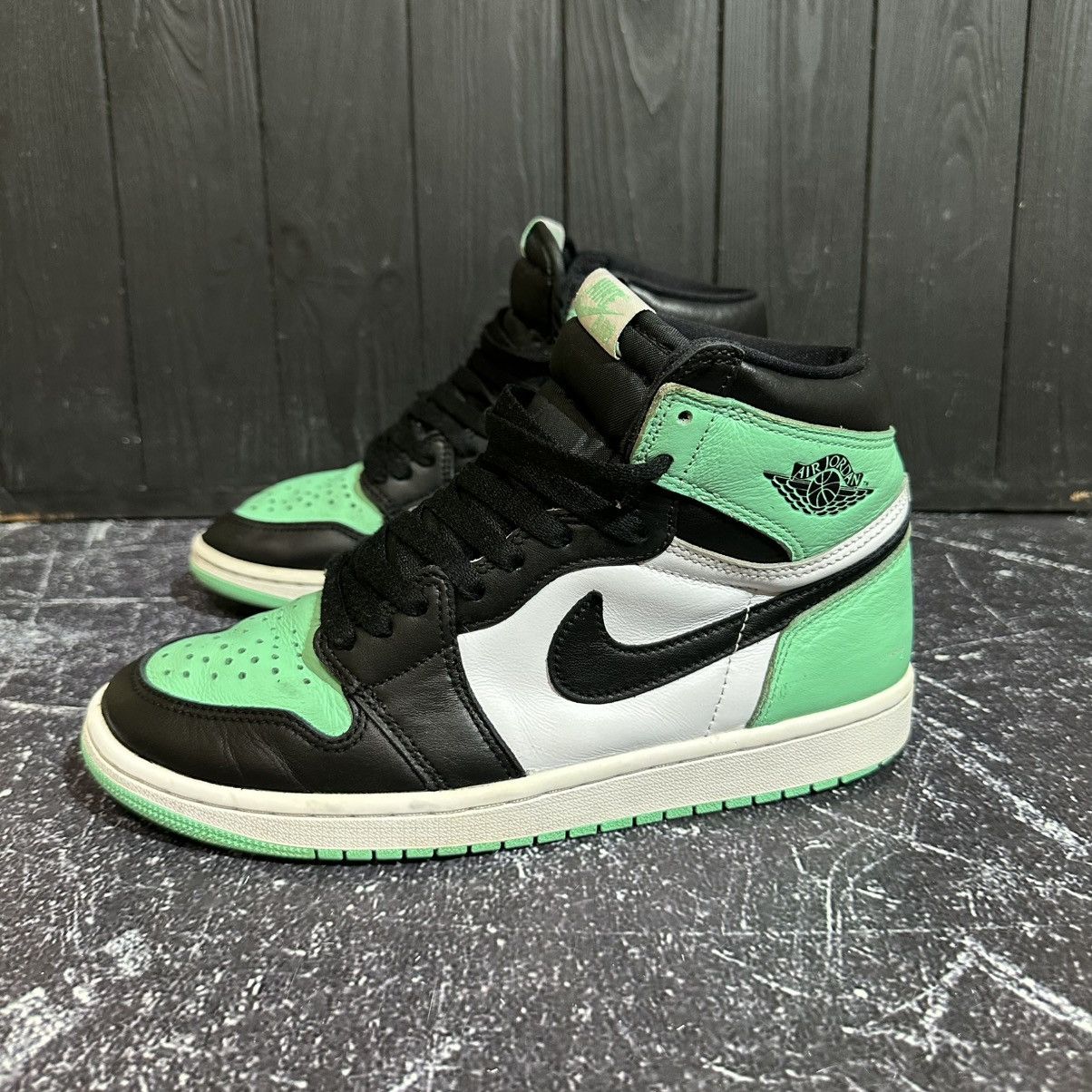 Nike NIKE AIR JORDAN 1 RETRO 8US 41 EU Size US 8 / EU 41 - 3 Thumbnail