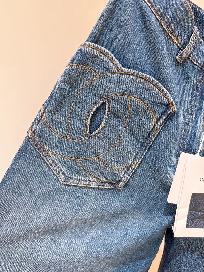 Chanel Chanel 24P Spring and Summer Preview Double C Pocket Wide Size 24" / US 00 / IT 34 - 3 Thumbnail