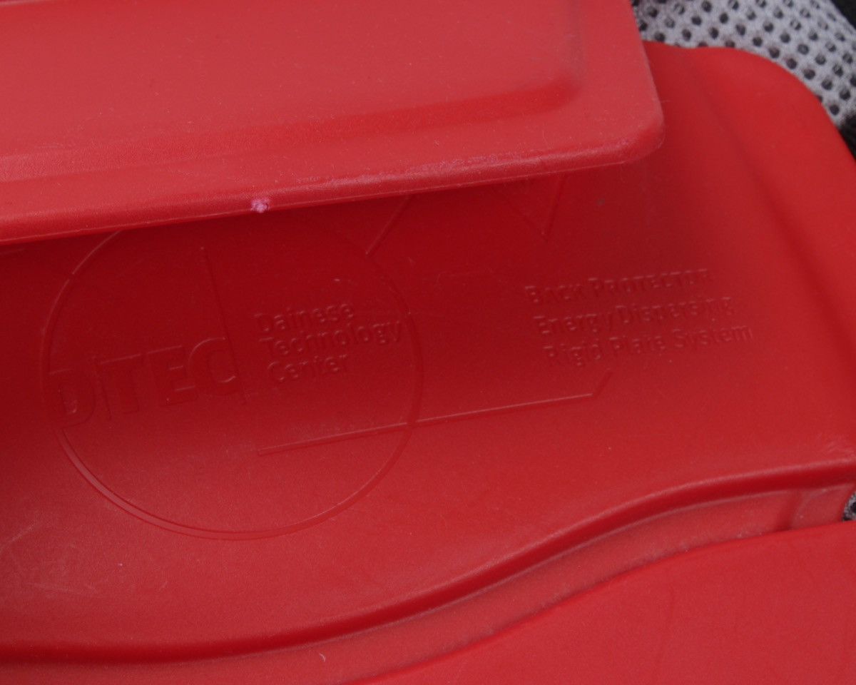 Dainese DAINESE DTEC Kid Air 4 Red Back Protection Motorcycle Armor Size US M / EU 48-50 / 2 - 4 Thumbnail