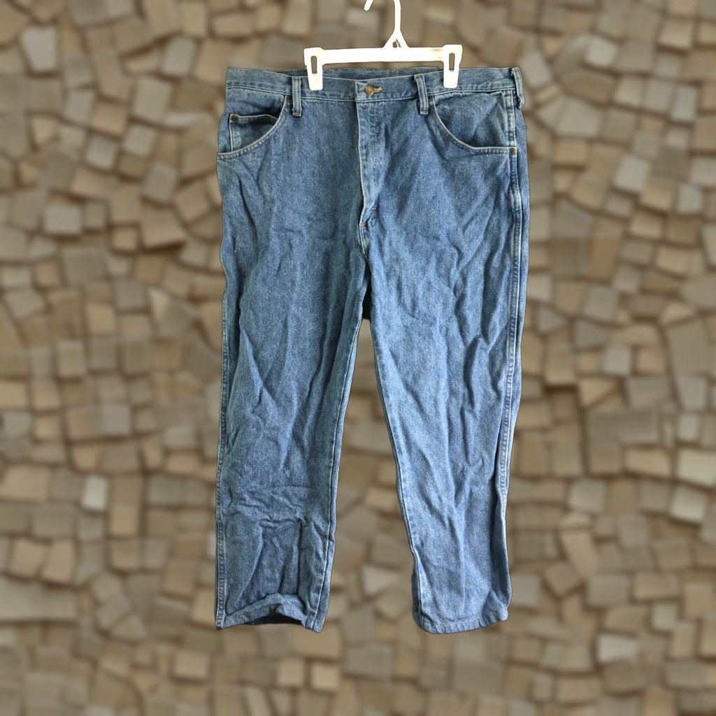 Wrangler Wrangler Jeans Mens 38x30 Mid Rise Straight Leg Medium Wash Blue Denim Jeans Size US 38 / EU 54 - 1 Thumbnail