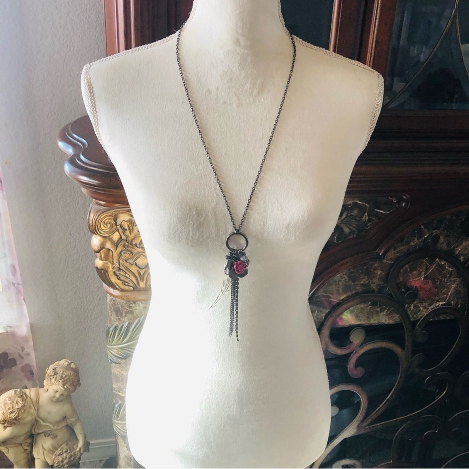 Jewelry Multi charm cluster pendant on chain necklace Size ONE SIZE - 6 Thumbnail