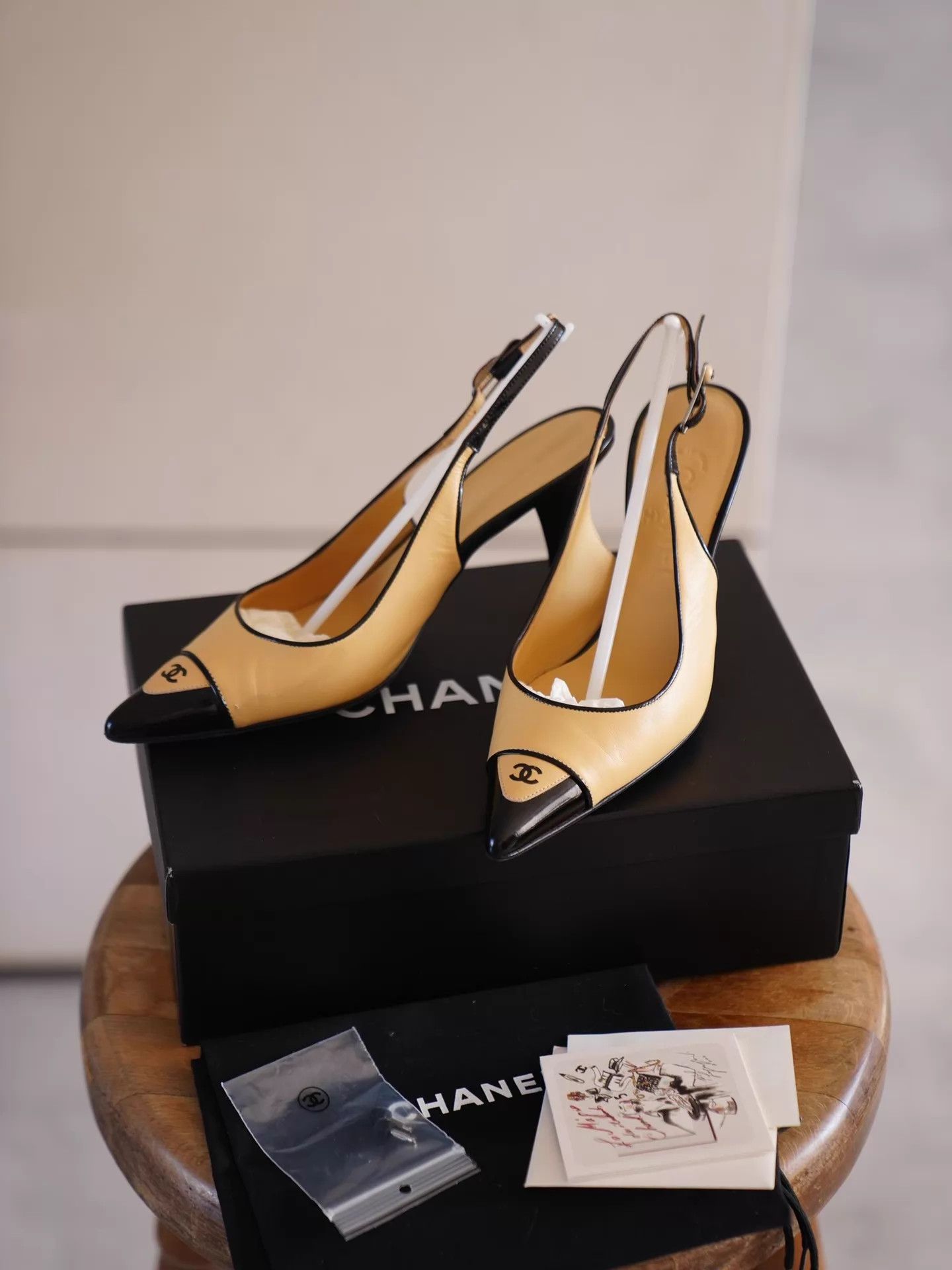 Chanel Chanel Vintage Milk Tea-Black Kitten Heel Mule Pumps CC 36.5 Size US 6 / IT 36 - 1 Thumbnail