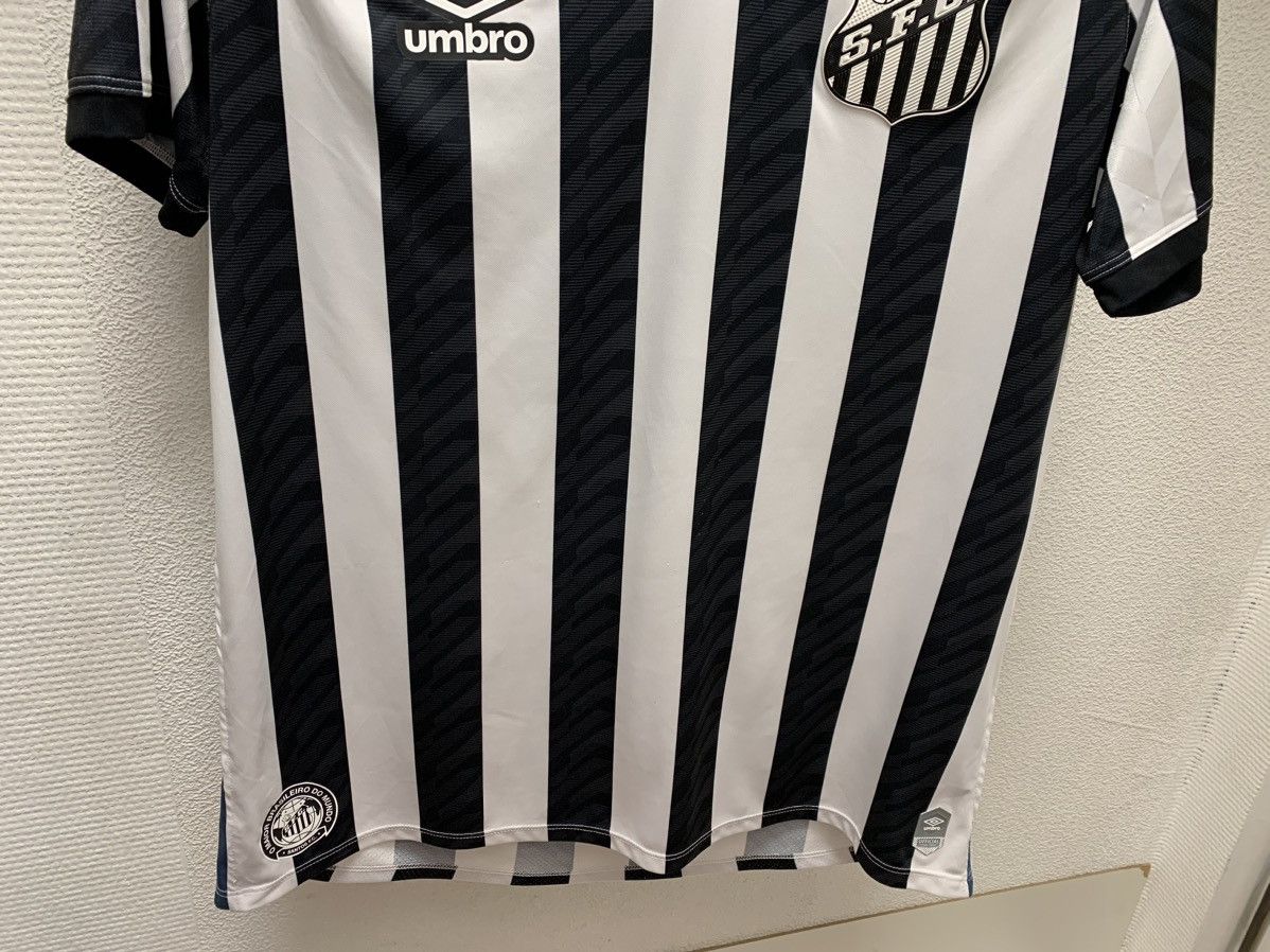 Umbro Santos soccer jersey Brasil Brazil L size umbro Size US L / EU 52-54 / 3 - 4 Thumbnail