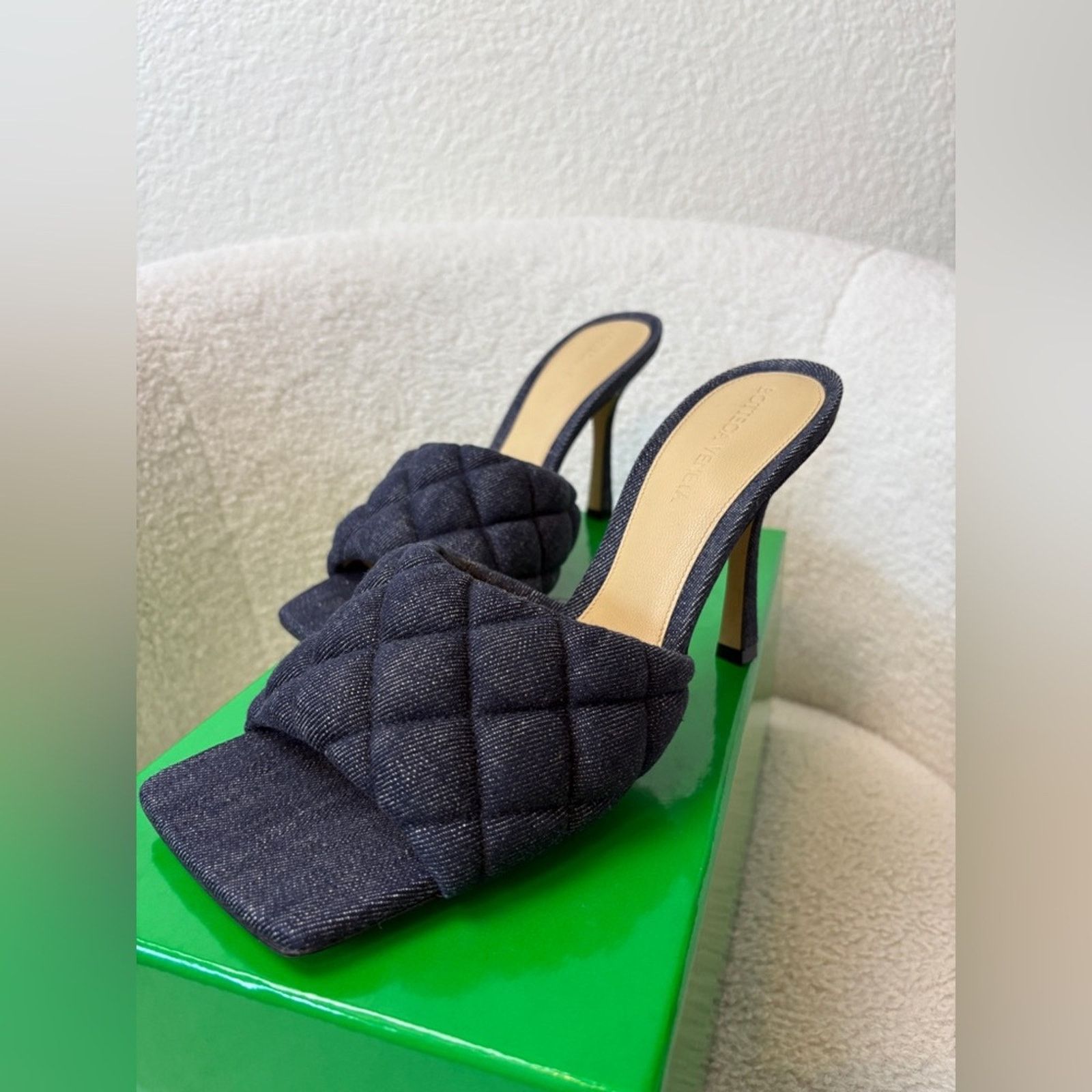 Bottega Veneta Bottega Veneta Denim Matelasse Padded Mule 40 Size US 10 / IT 40 - 1 Thumbnail