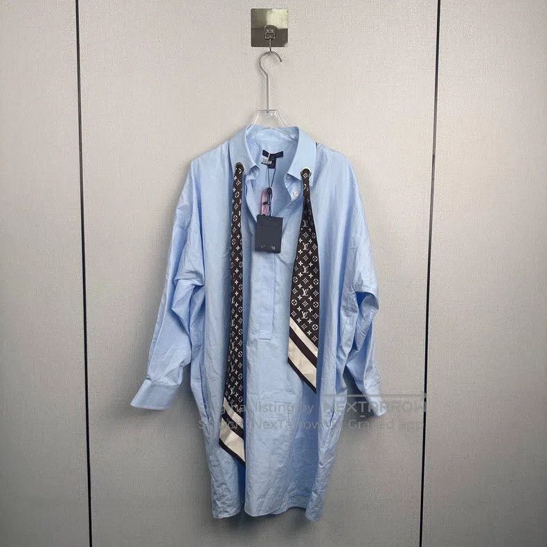 Louis Vuitton Louis Vuitton 25 Scarves Long Shirt dress Size XS / US 0-2 / IT 36-38 - 1 Thumbnail