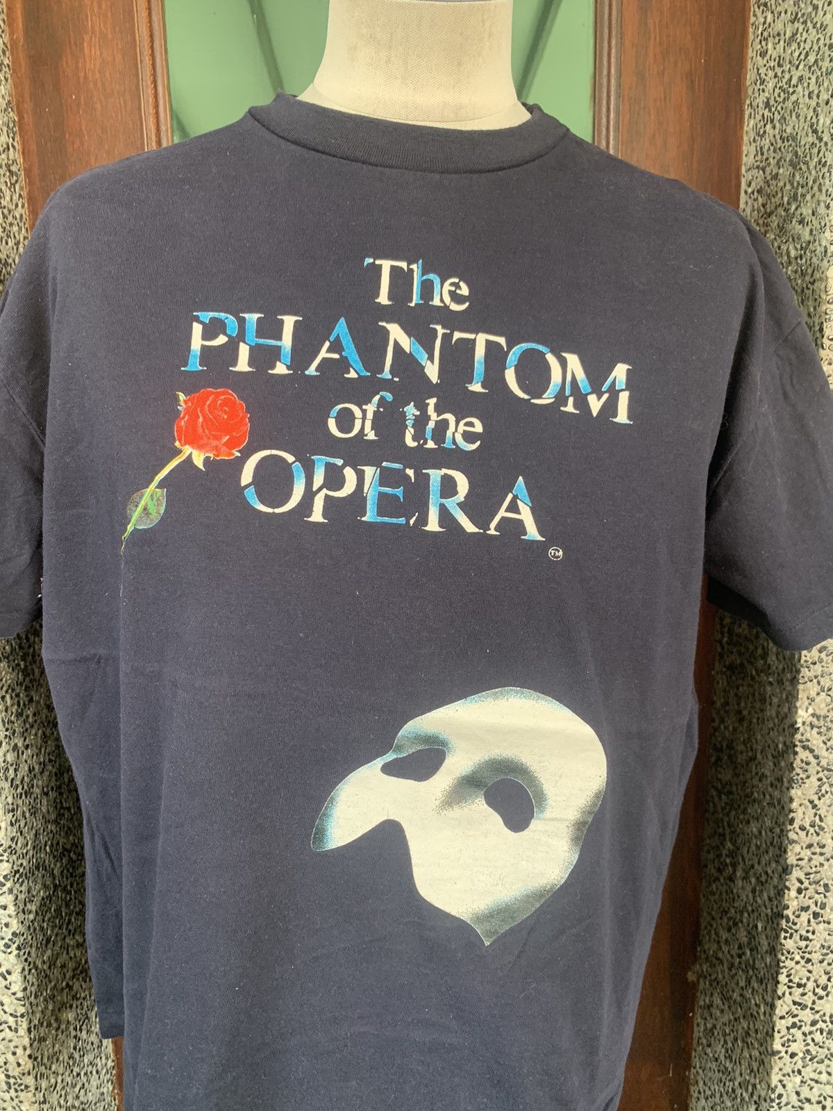 Vintage Vintage 90s Phantom Of The Opera Musical Romance T shirt Size US L / EU 52-54 / 3 - 2 Thumbnail