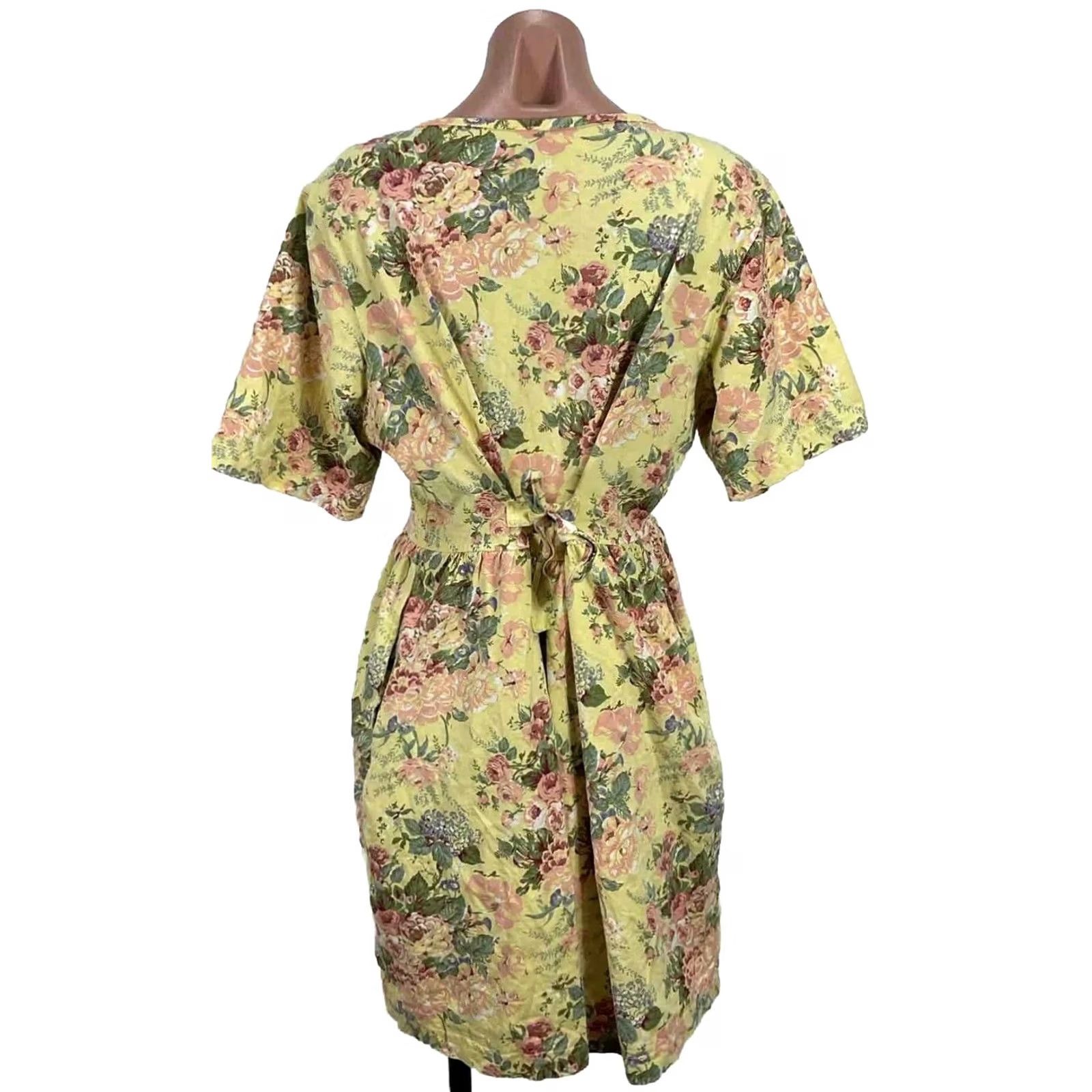 Vintage New Look Dress Womens 1XL Yellow Floral Cottagecore Puffy Sleeves V-Waist Button Pleated 80s, Women's — image 2 of 6