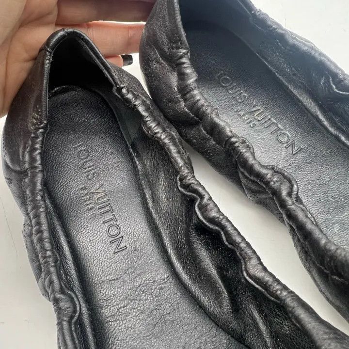 Louis Vuitton Louis Vuitton Black Logo Flat Shoes for Women -2508 Size US 6 / IT 36 - 9 Thumbnail