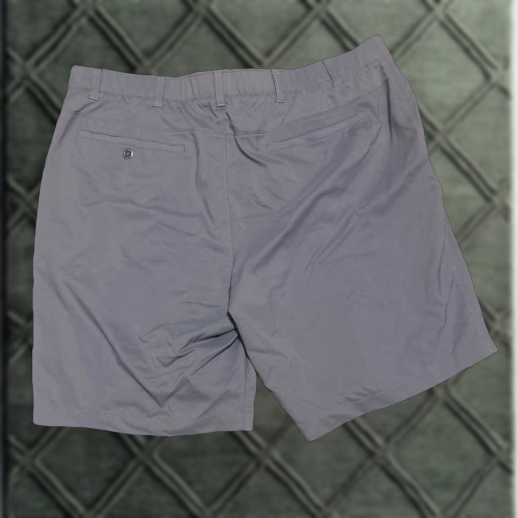 Under Armour Under Armour gray Shorts Mens elastic waist 42 Heat Gear Casual Chino 4 pockets Slash Pocket Regular rise 9.5 in Inseam 9.5 in Size US 42 / EU 58 - 1 Thumbnail