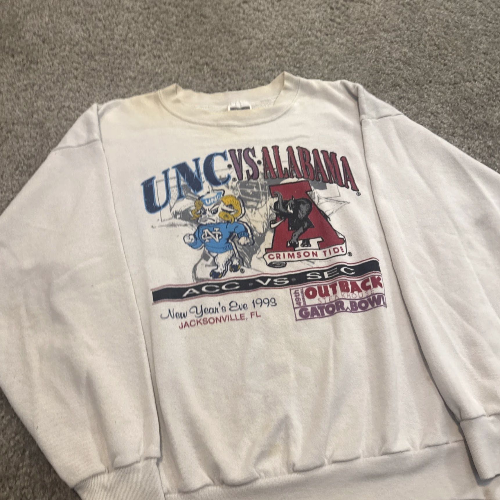 NCAA VINTAGE 1993 Gator Bowl UNC Tar Heels Alabama Crimson Tide Sweatshirt NCAA Football Pullover Men XL Red Pit to Pit 25” Length 27” Size US XL / EU 56 / 4 - 7 Thumbnail