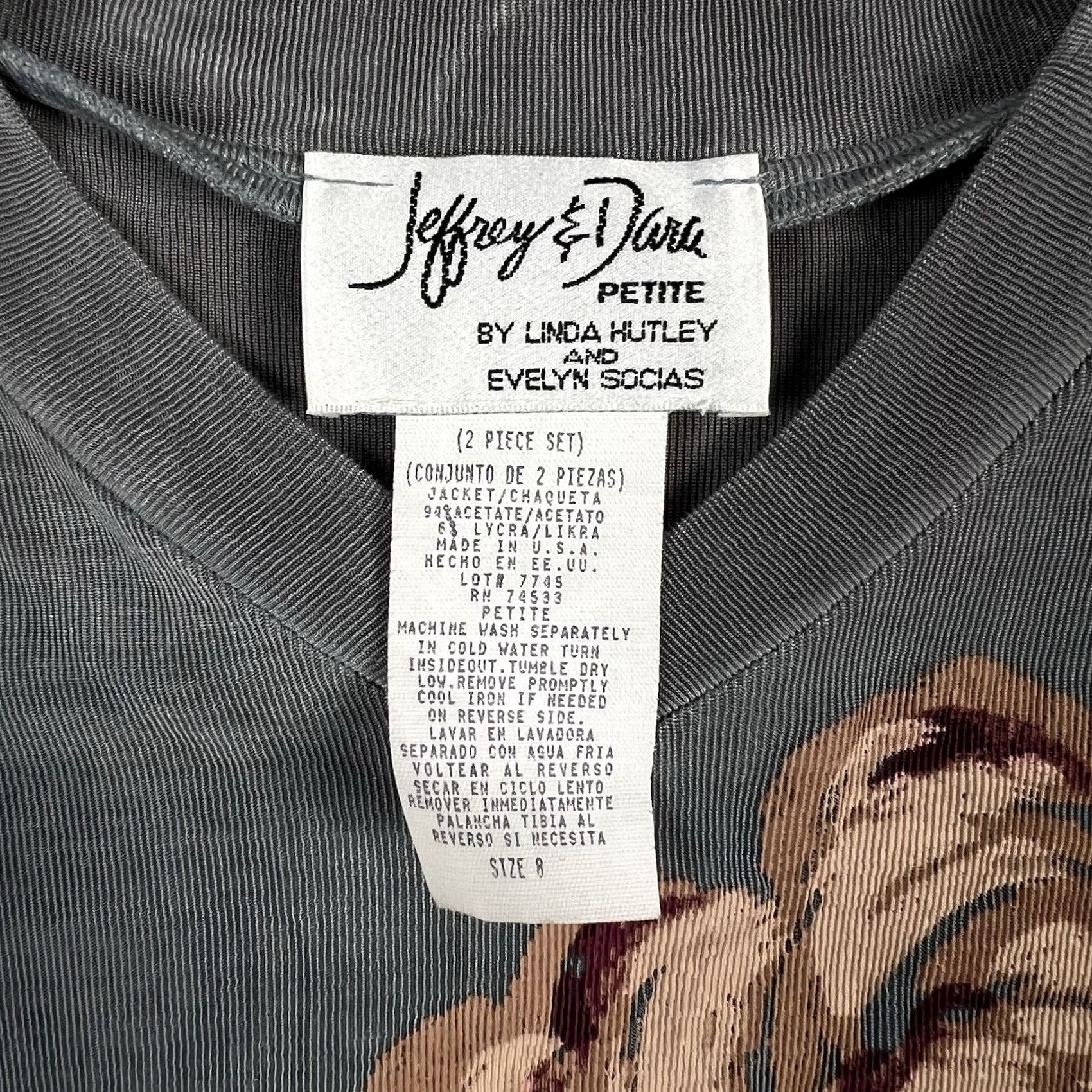 Vintage VINTAGE Jeffrey and Dara Blouse Woman S Floral Short Sleeve V-Neck Stretch Fit 90s Boho Gray Size S / US 4 / IT 40 - 2 Thumbnail