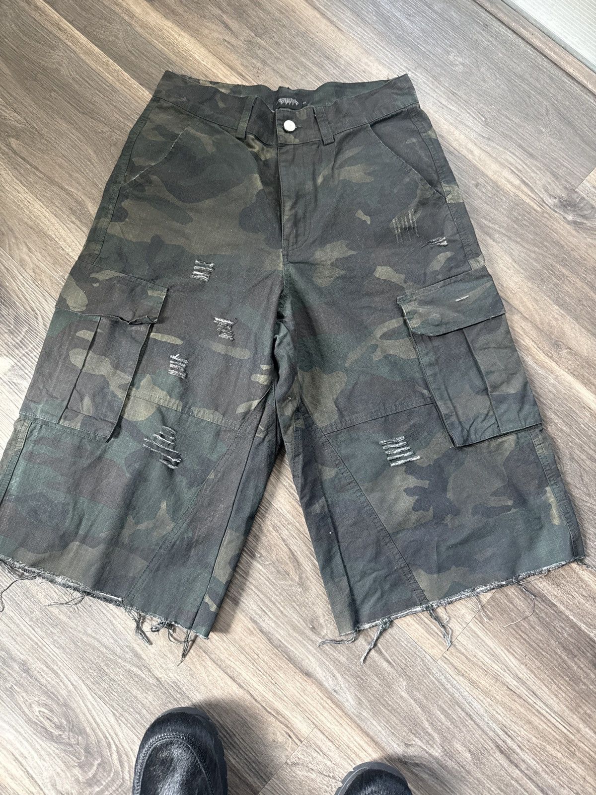 Persona Camo Jorts