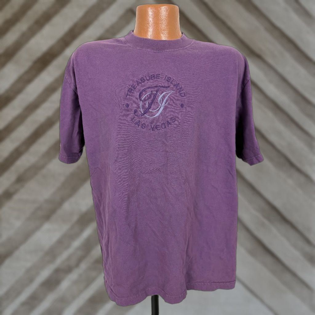 Vintage VINTAGE Treasure Island Las Vegas Shirt Embroidered Purple 1990s 90s USA Men L T-Shirt Size US L / EU 52-54 / 3 - 1 Thumbnail