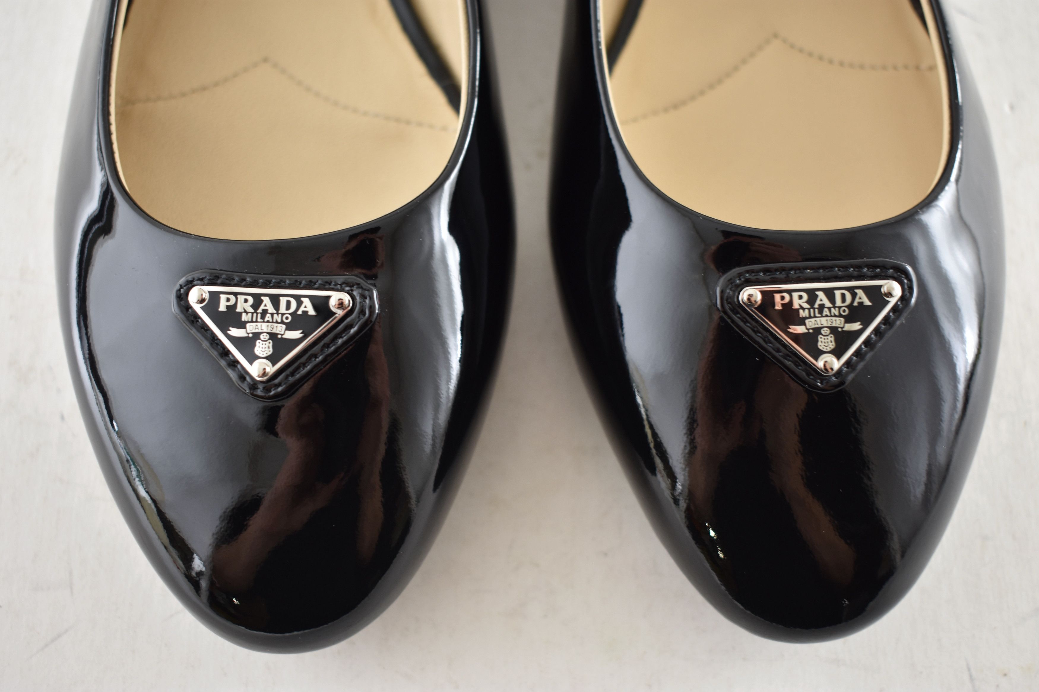 Prada Prada Patent Logo Classic Round Ballerina Ballet Flat 39 Size US 9 / IT 39 - 9 Thumbnail