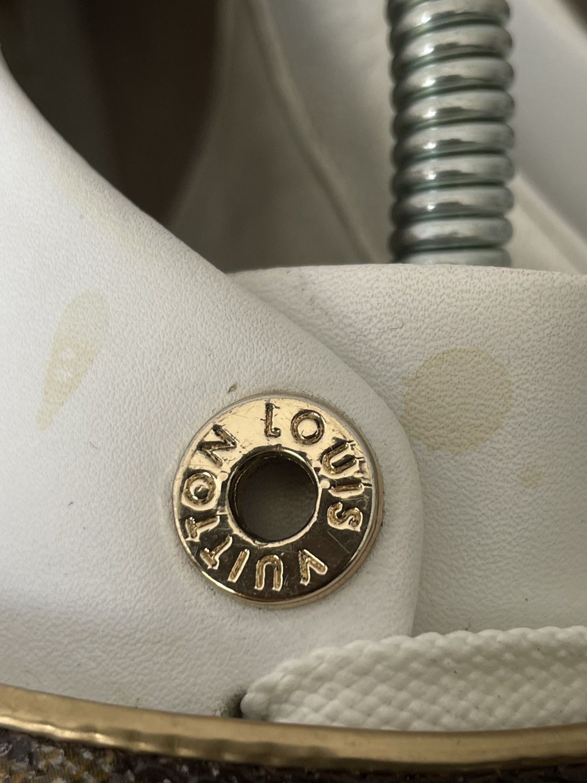Louis Vuitton Louis Vuitton White Monogram Frontrow Sneakers Size US 8 / IT 38 - 7 Thumbnail