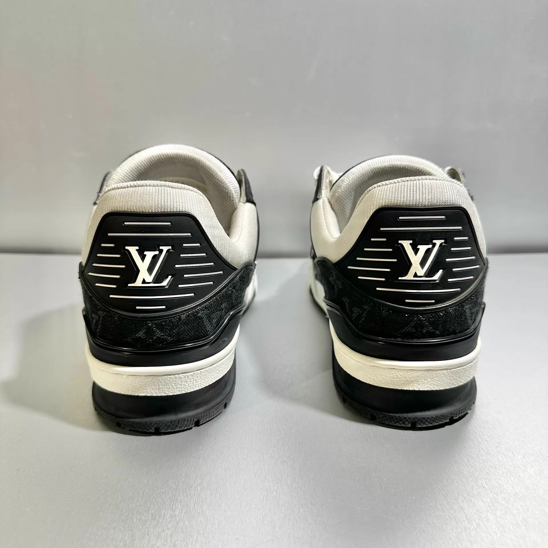 Louis Vuitton LV Trainer Black/White Denim US8.5/42.5 Barely Used Size US 9.5 / EU 42-43 - 5 Thumbnail