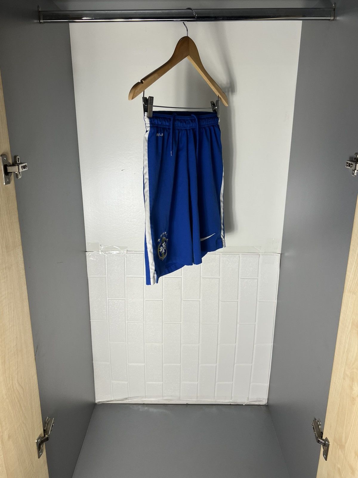 Nike VINTAGE NIKE BRAZIL SOCCER JERSEY SHORTS RETRO BLOKE Y2K 90s Size US S / EU 44-46 / 1 - 6 Thumbnail