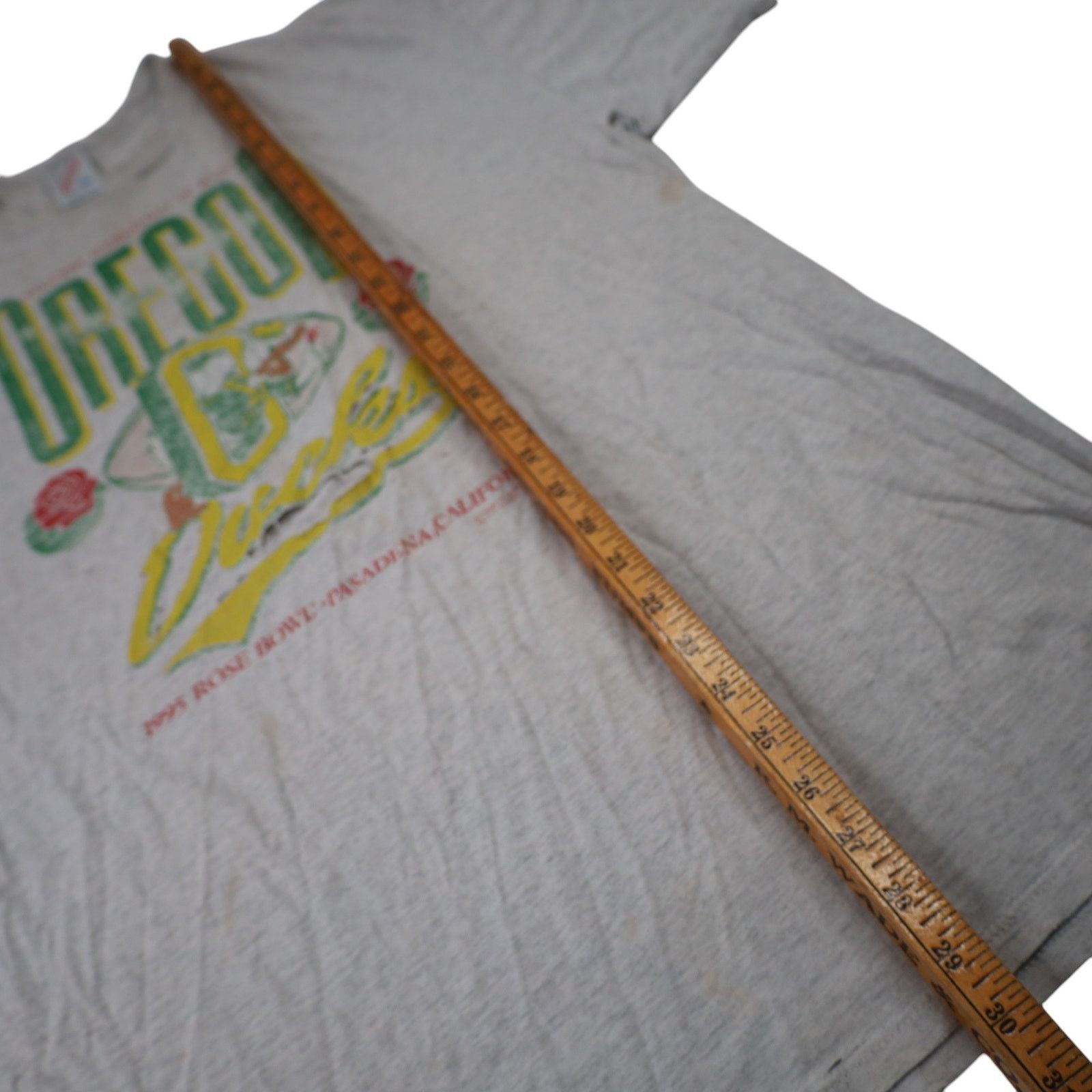 Vintage VTG Distressed UO 1995 Rose Bowl Graphic T Shirt Size US XL / EU 56 / 4 - 10 Thumbnail