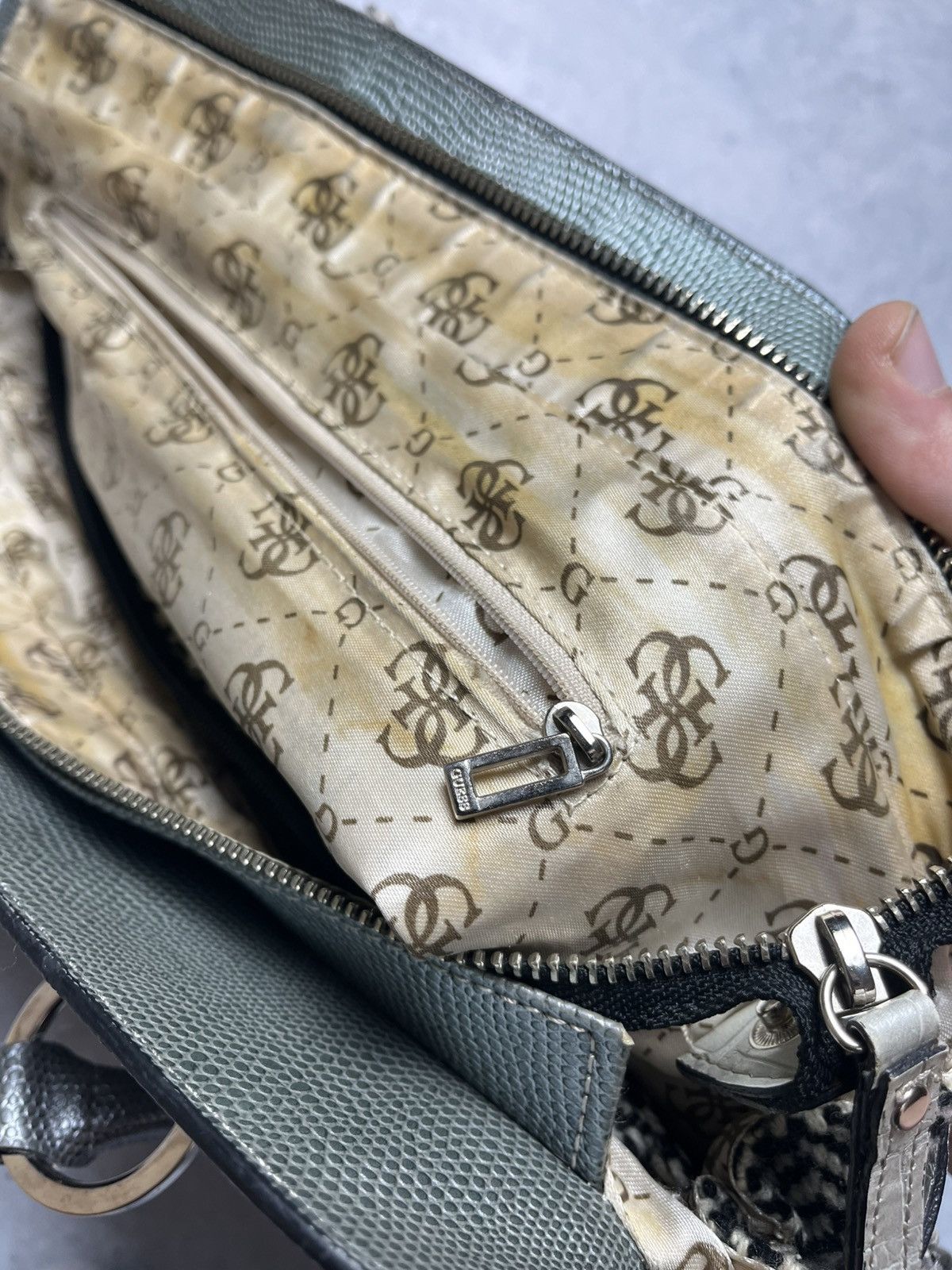 Guess RARE GUESS VINTAGE Y2K STYLE HERRIGBONE PATTERN SILVER BAG Size ONE SIZE - 6 Thumbnail