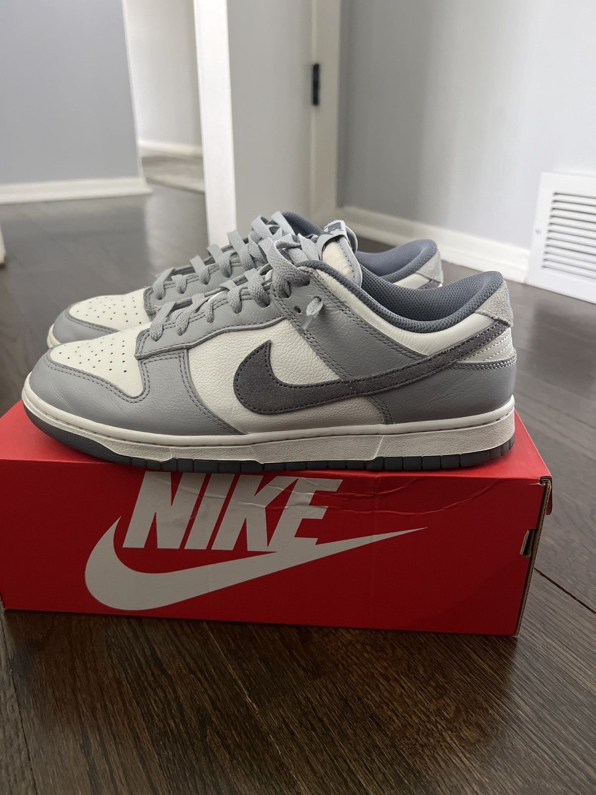 Nike Nike Dunk Low Light Carbon Size US 10.5 / EU 43-44 - 1 Thumbnail
