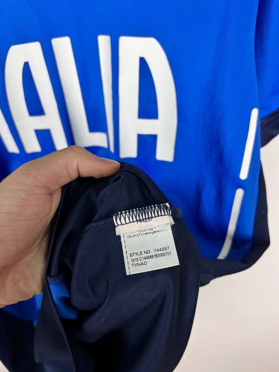 Other Italy Puma soccer t-shirts size L Size US L / EU 52-54 / 3 - 4 Thumbnail