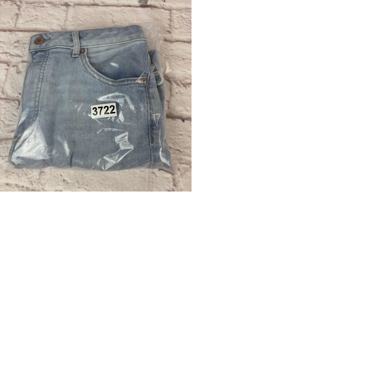 Express Express Women's Mom Jean Shorts 6 Light Wash Denim Super High Rise Frayed Hem Fringe Casual Size 28" / US 6 / IT 42 - 9 Thumbnail