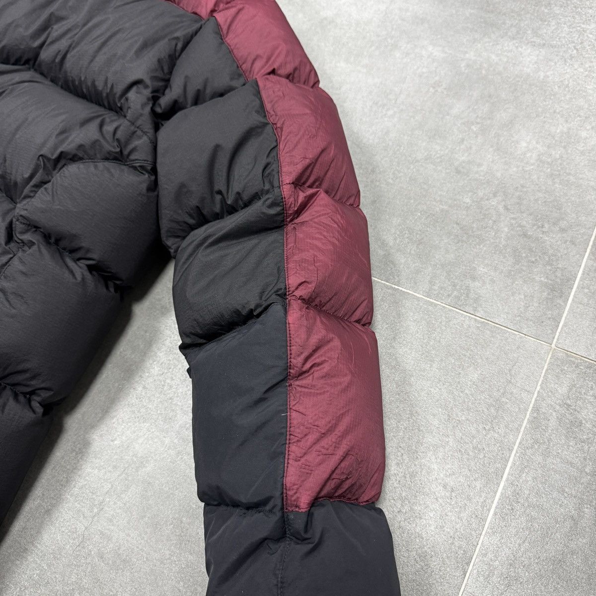 Montbell Montbell Multi Pocket Puffer Down Jacket Men Dark Red Size L Size US L / EU 52-54 / 3 - 25 Thumbnail