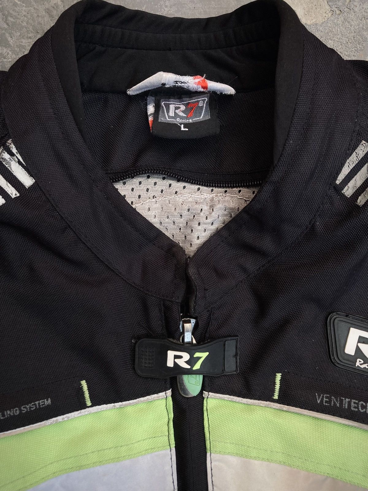 Other R7 Racing Jacket w/ Removable Safety Pads & Inner Liner Size US L / EU 52-54 / 3 - 9 Thumbnail