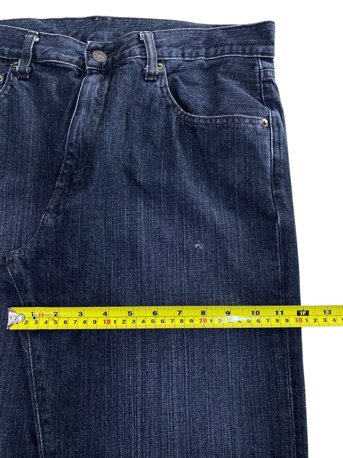 Uniqlo Uniqlo Blue Wash High Waisted Style Loose Jeans Size US 33 - 6 Thumbnail