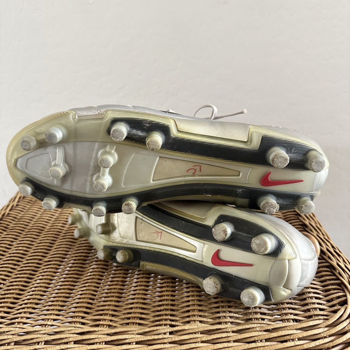 Nike Nike Total 90 Air Zoom FG Silver US12 Boots Cleats Italy Size US 12 / EU 45 - 12 Thumbnail