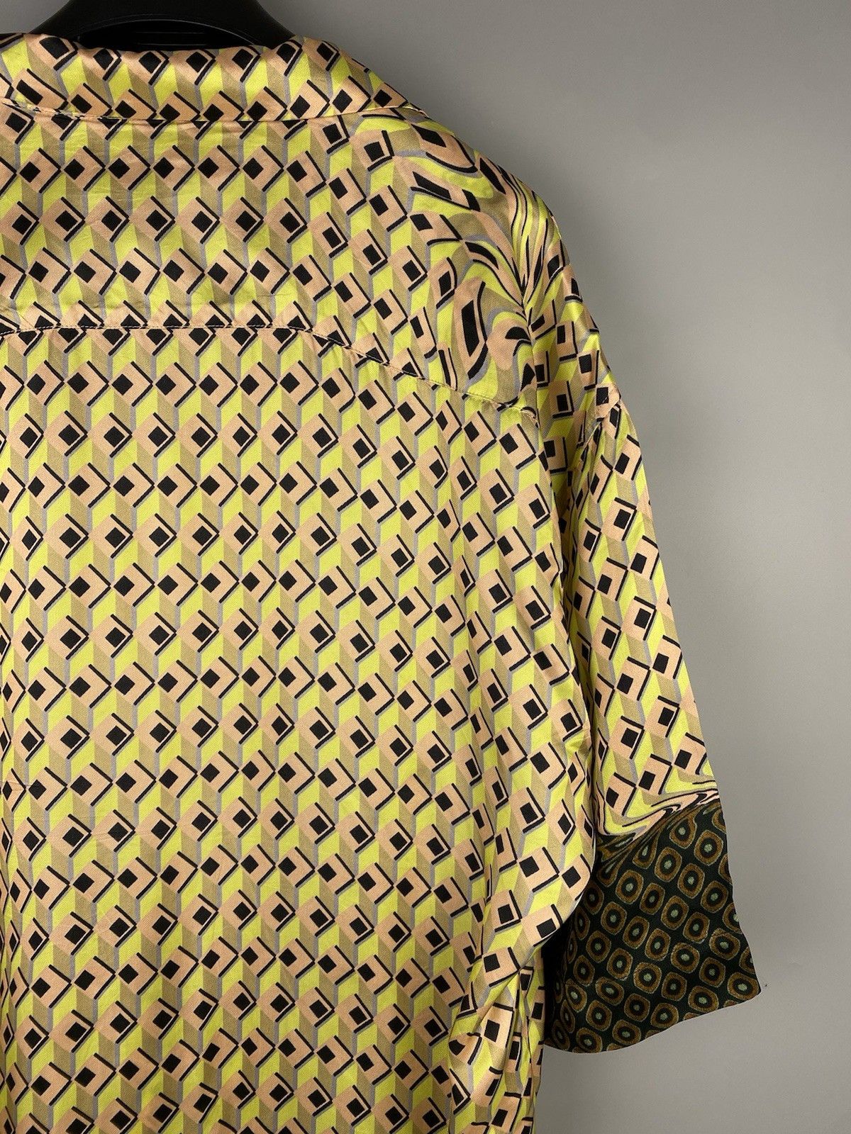 Dries Van Noten Dries Van Noten Silk Luxury Geometric Short Sleeve Shirt Size US XL / EU 56 / 4 - 17 Thumbnail