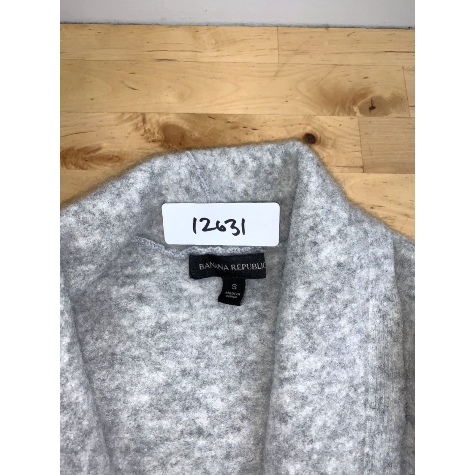 Banana Republic Banana Republic Cardigan Womens S Gray Wool Blend Long Sleeve Solid Casual Size S / US 4 / IT 40 - 2 Thumbnail