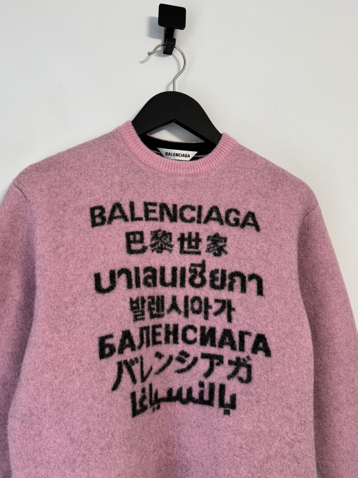 Balenciaga Balenciaga Pink Seven Language Sweater Size XS / US 0-2 / IT 36-38 - 2 Thumbnail